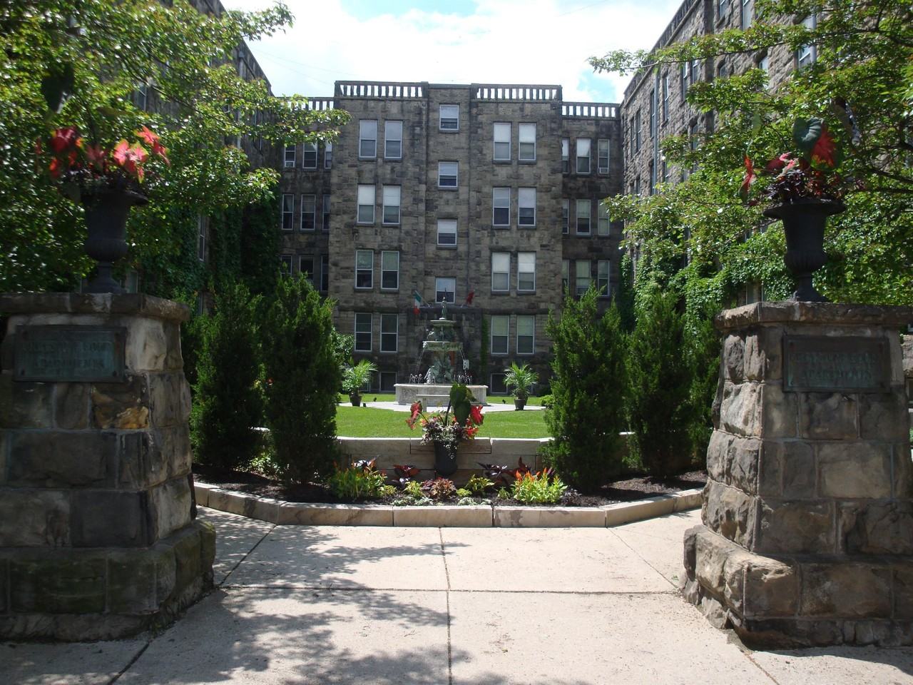 Greystone Court Apartments - Photo 6 of 25