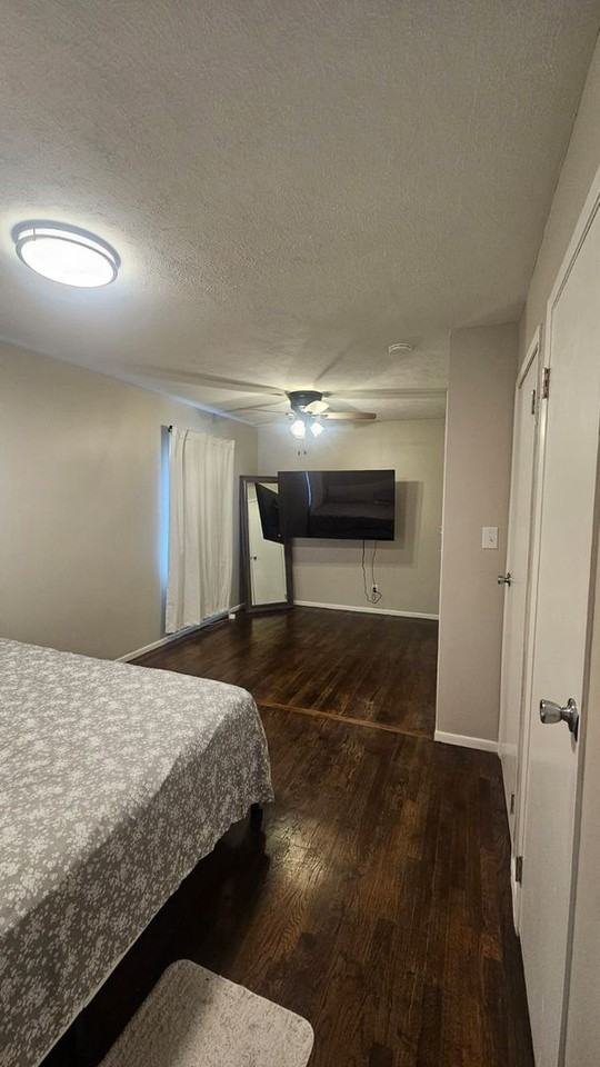 7533 S 22nd St - Photo 6 of 13