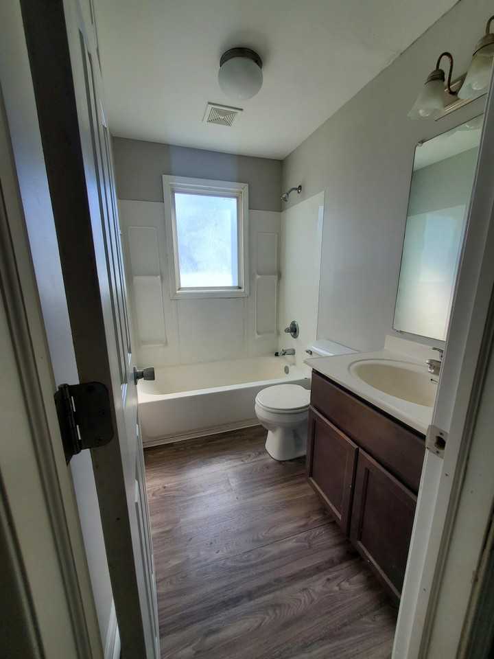 1857 East 8th Street - Photo 4 of 11