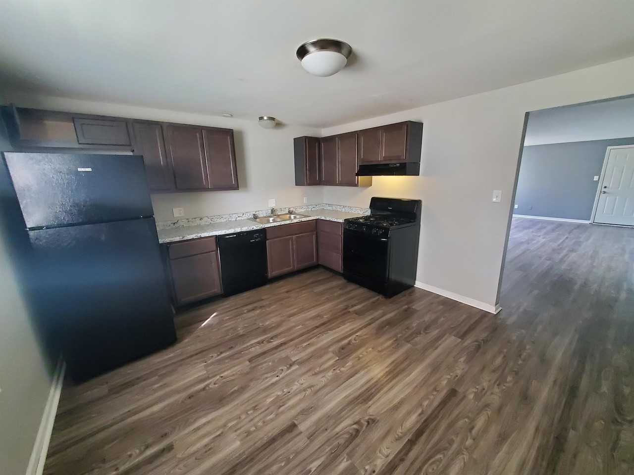 1857 East 8th Street - Photo 6 of 11