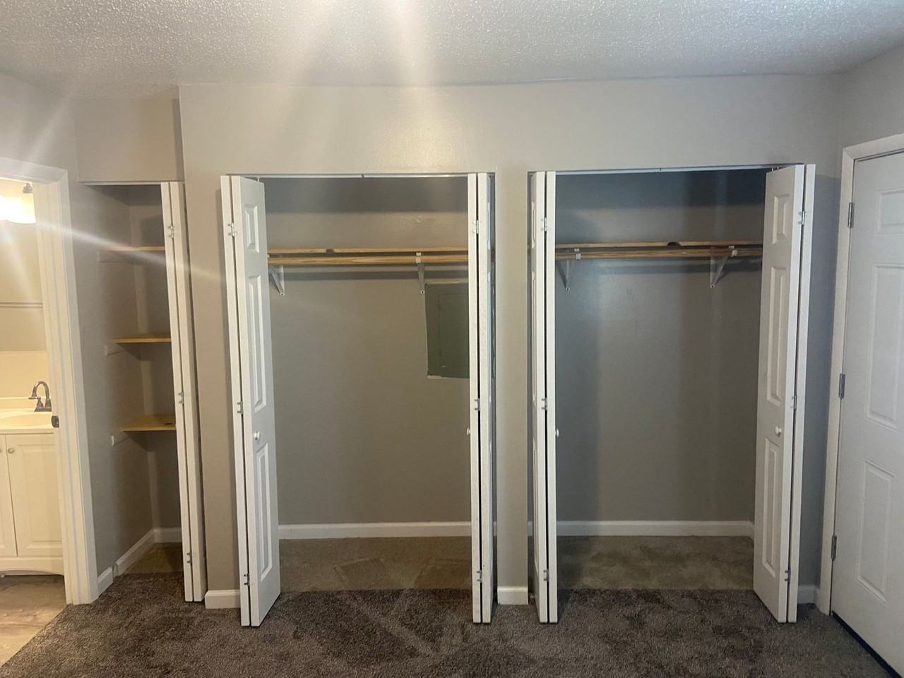 811 Reisch St - Photo 3 of 7