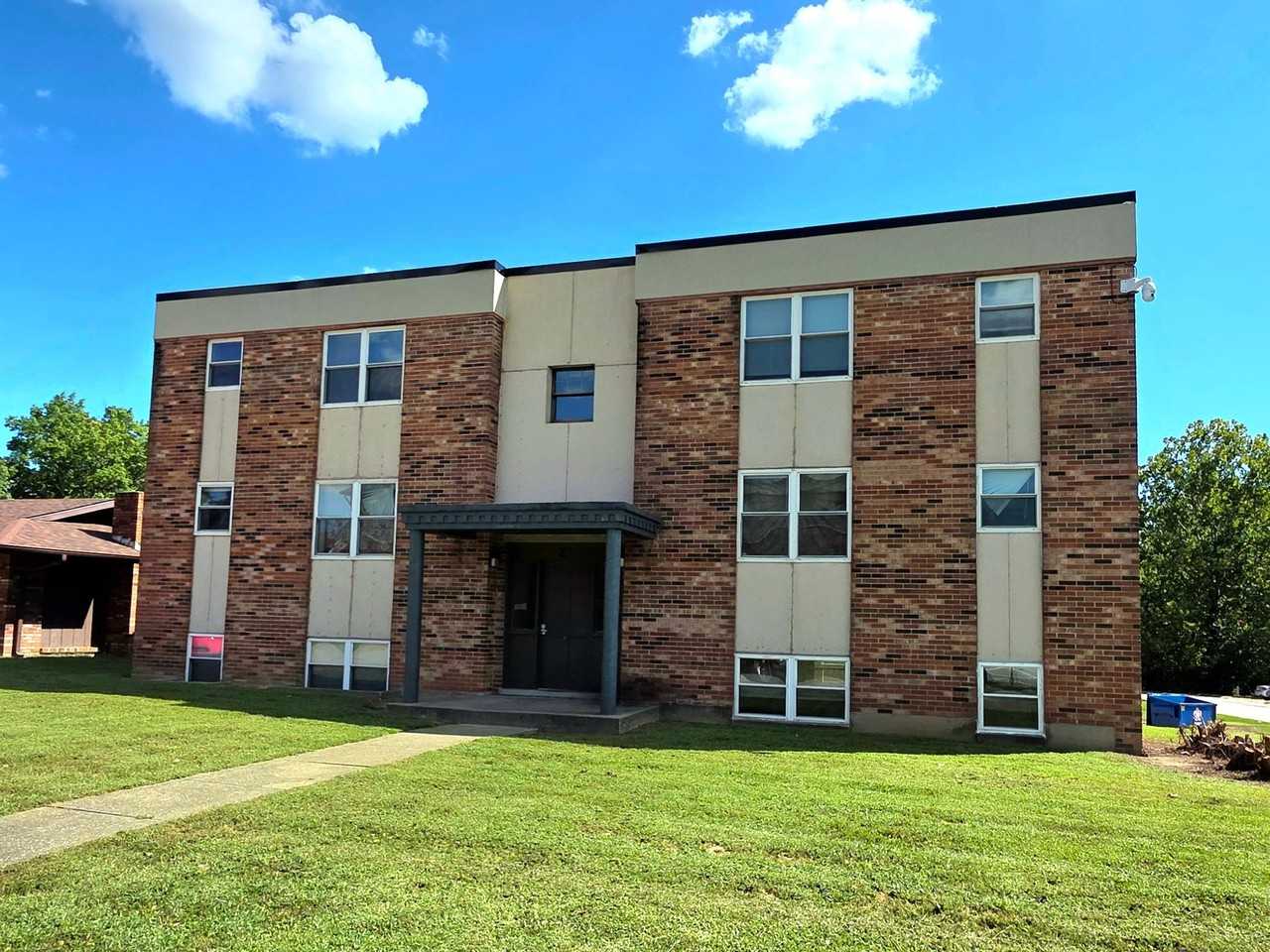 25 Village Drive - Photo 3 of 4