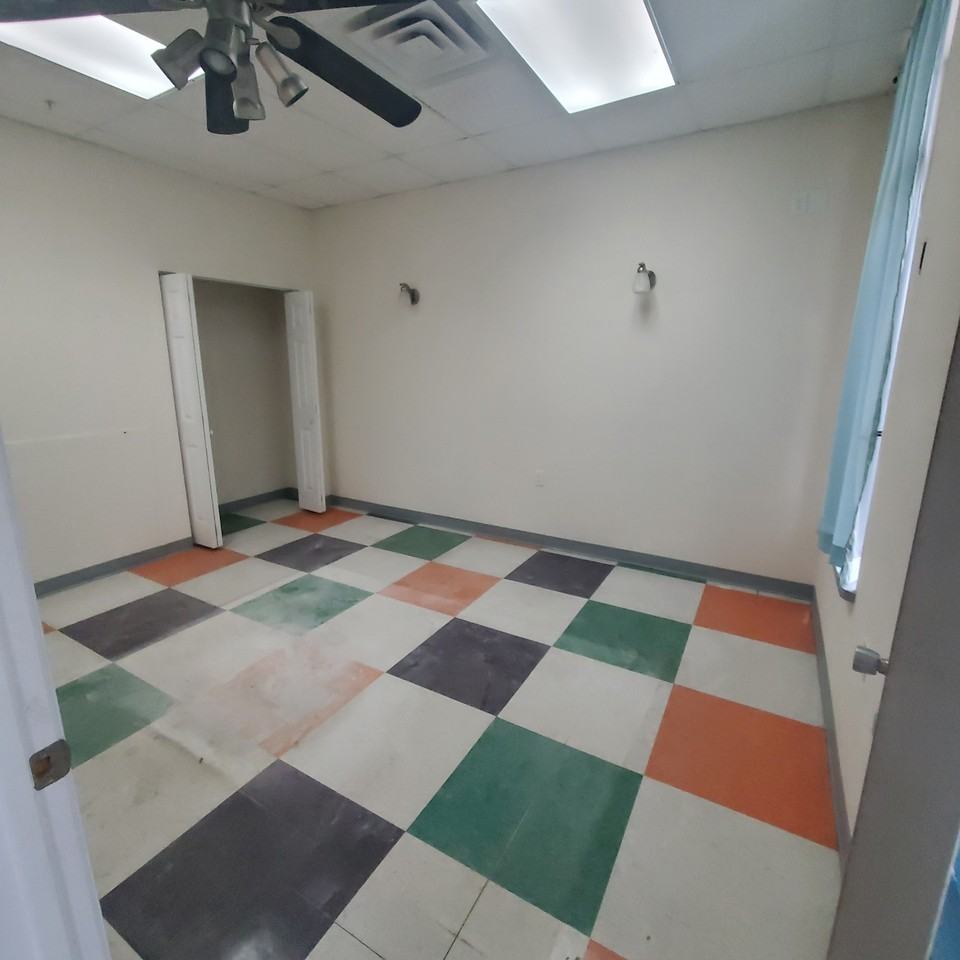 431 Water Street - Photo 3 of 10