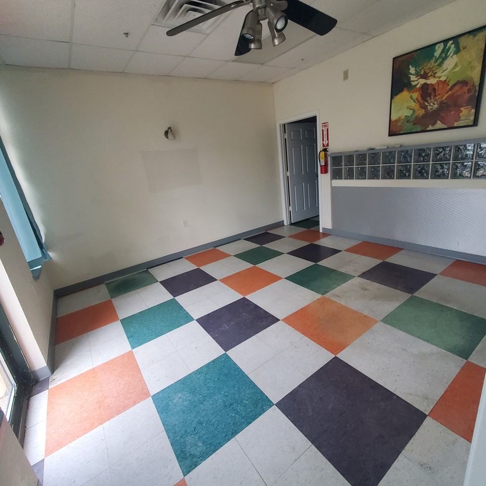 431 Water Street - Photo 4 of 10