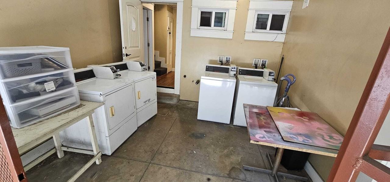 161 Chestnut St - Photo 3 of 15