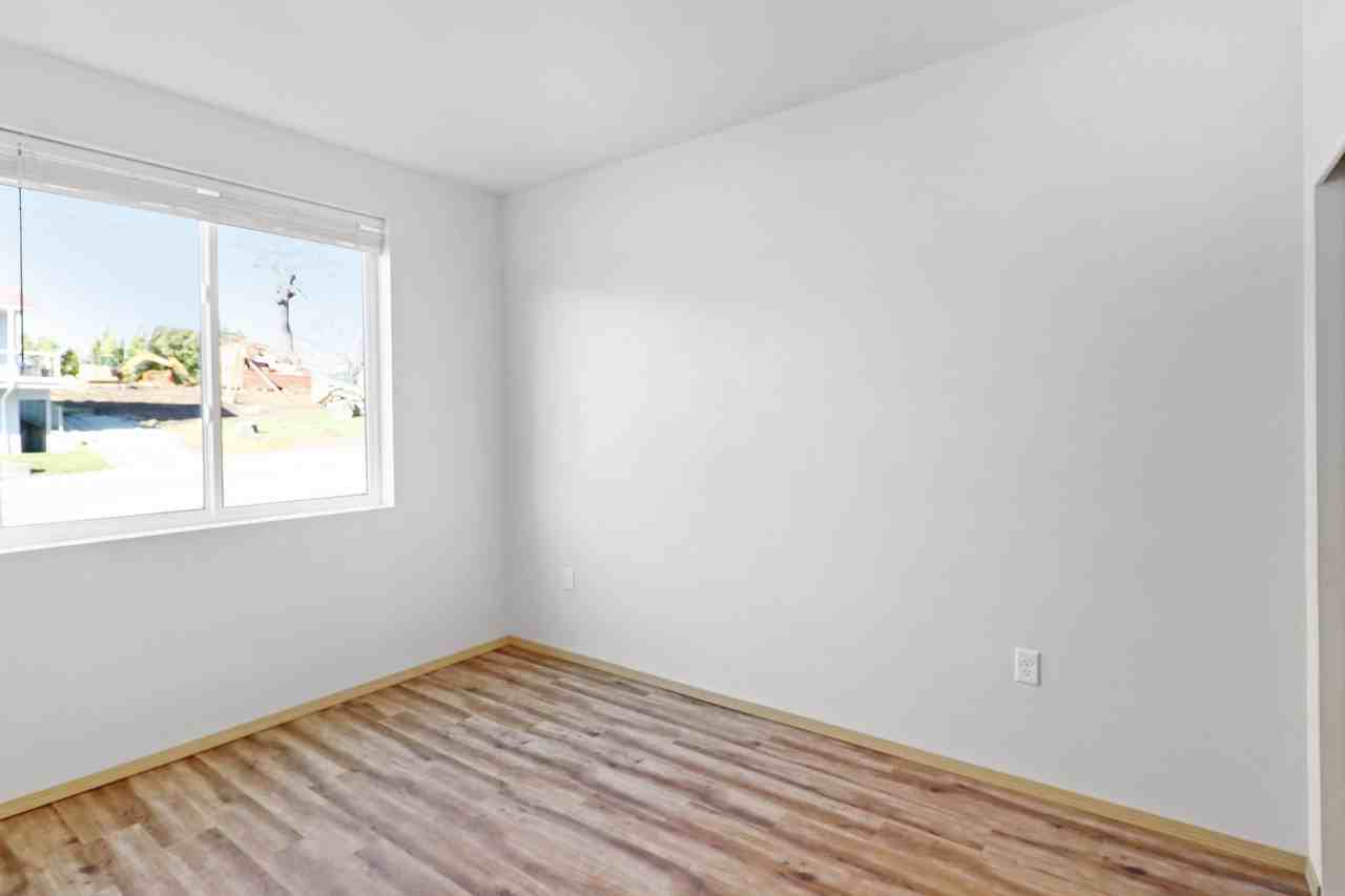 435 Se Barrington Dr #206 - Photo 3 of 9