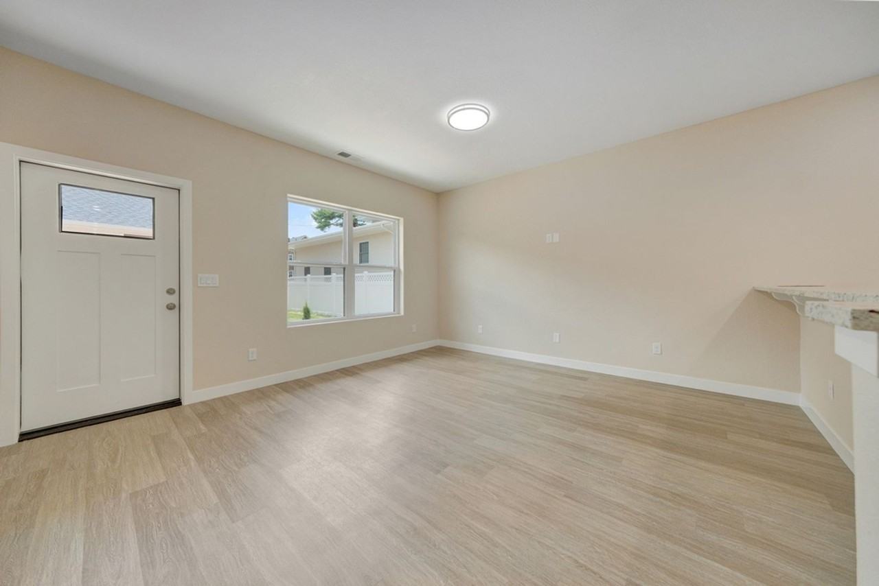 105 East Ensey Street - Photo 4 of 23