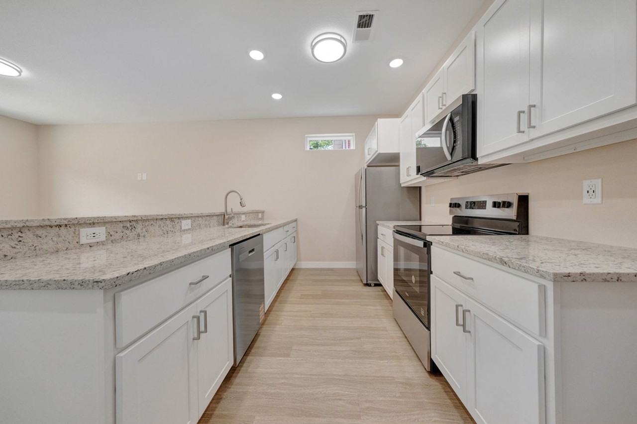 105 East Ensey Street - Photo 7 of 23