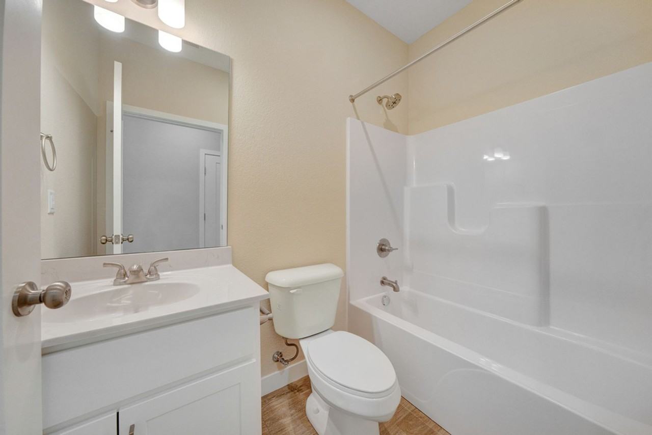 111 E Ensey St - Photo 5 of 15