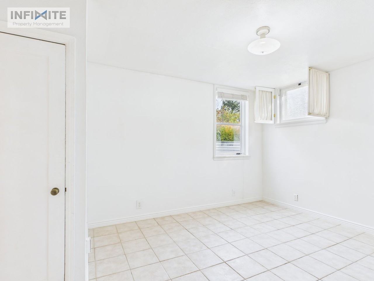 903 West Curtiss Street - Photo 6 of 10