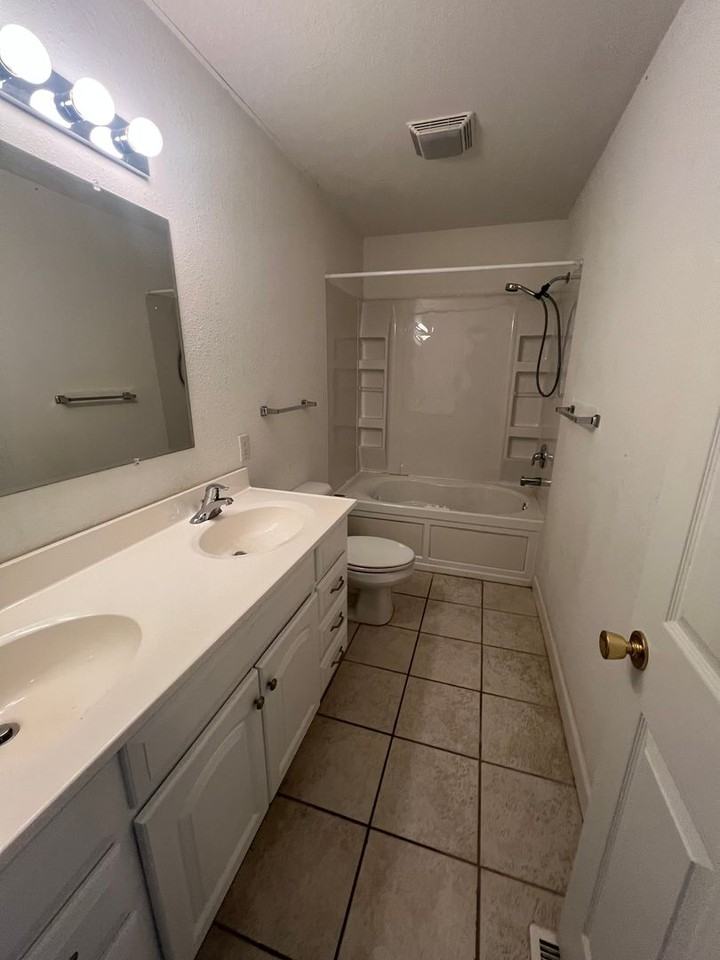 4403 Harvard Dr - Photo 7 of 14