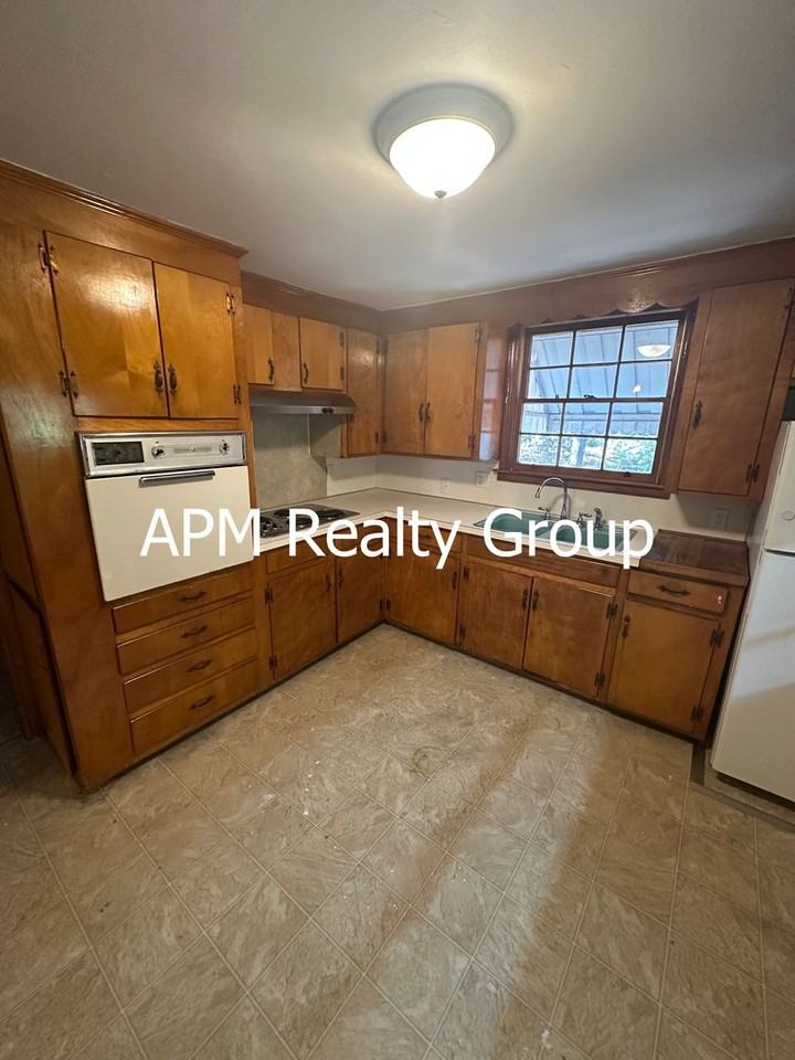 5841 Spring Ct - Photo 6 of 15