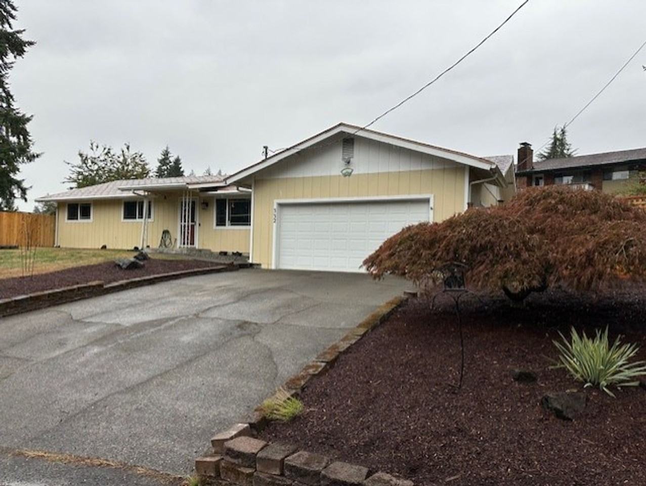 332 Thunderbird Ct Se - Photo 2 of 9