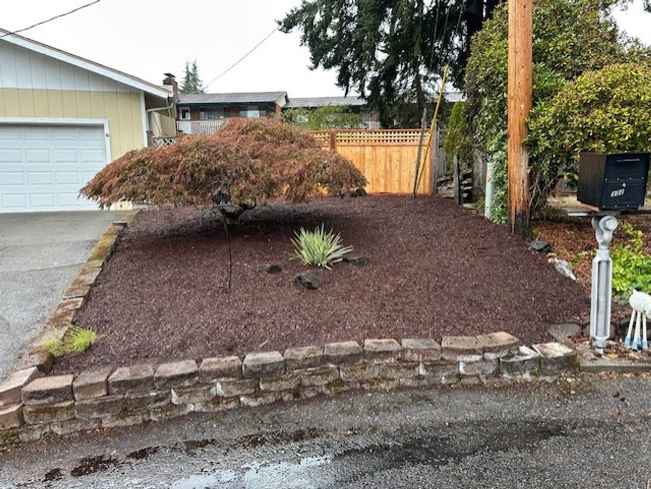 332 Thunderbird Ct Se - Photo 3 of 9
