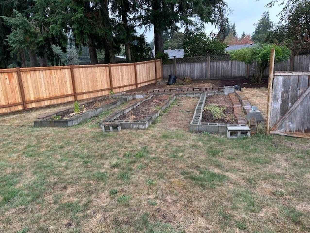 332 Thunderbird Ct Se - Photo 6 of 9