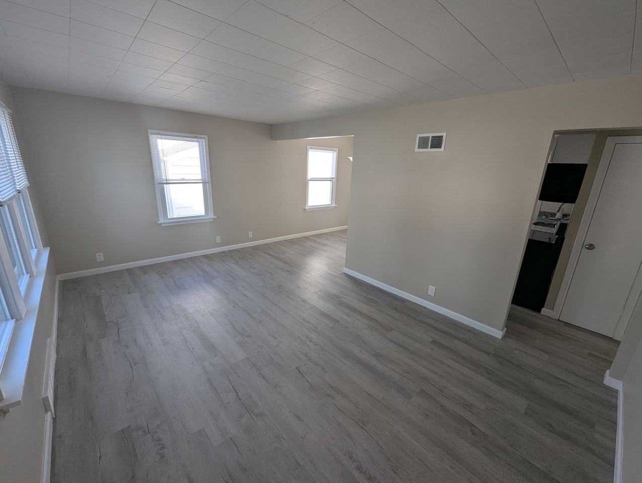 9920 Northgate Dr - Photo 3 of 22