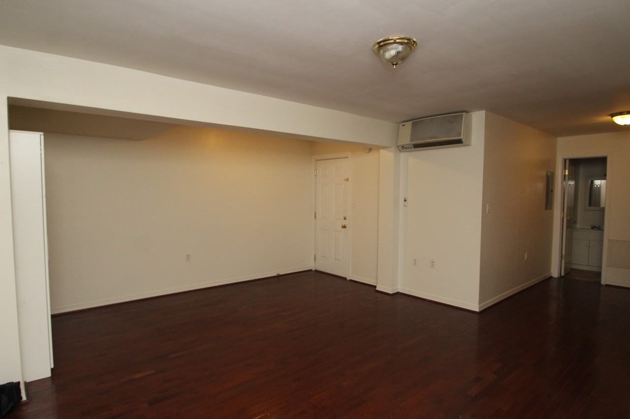 1220 Saint Paul St. - Photo 4 of 23