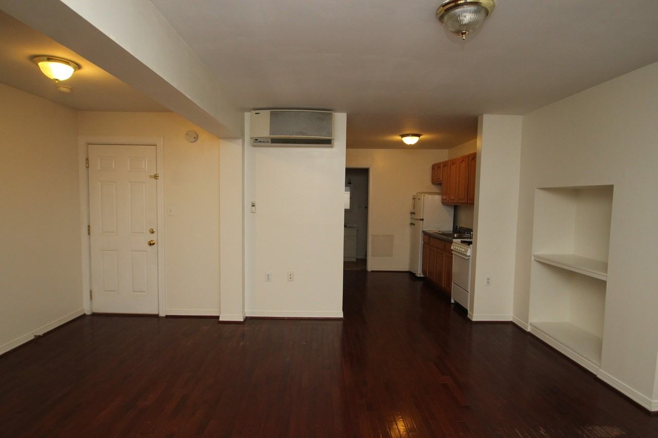 1220 Saint Paul St. - Photo 5 of 23