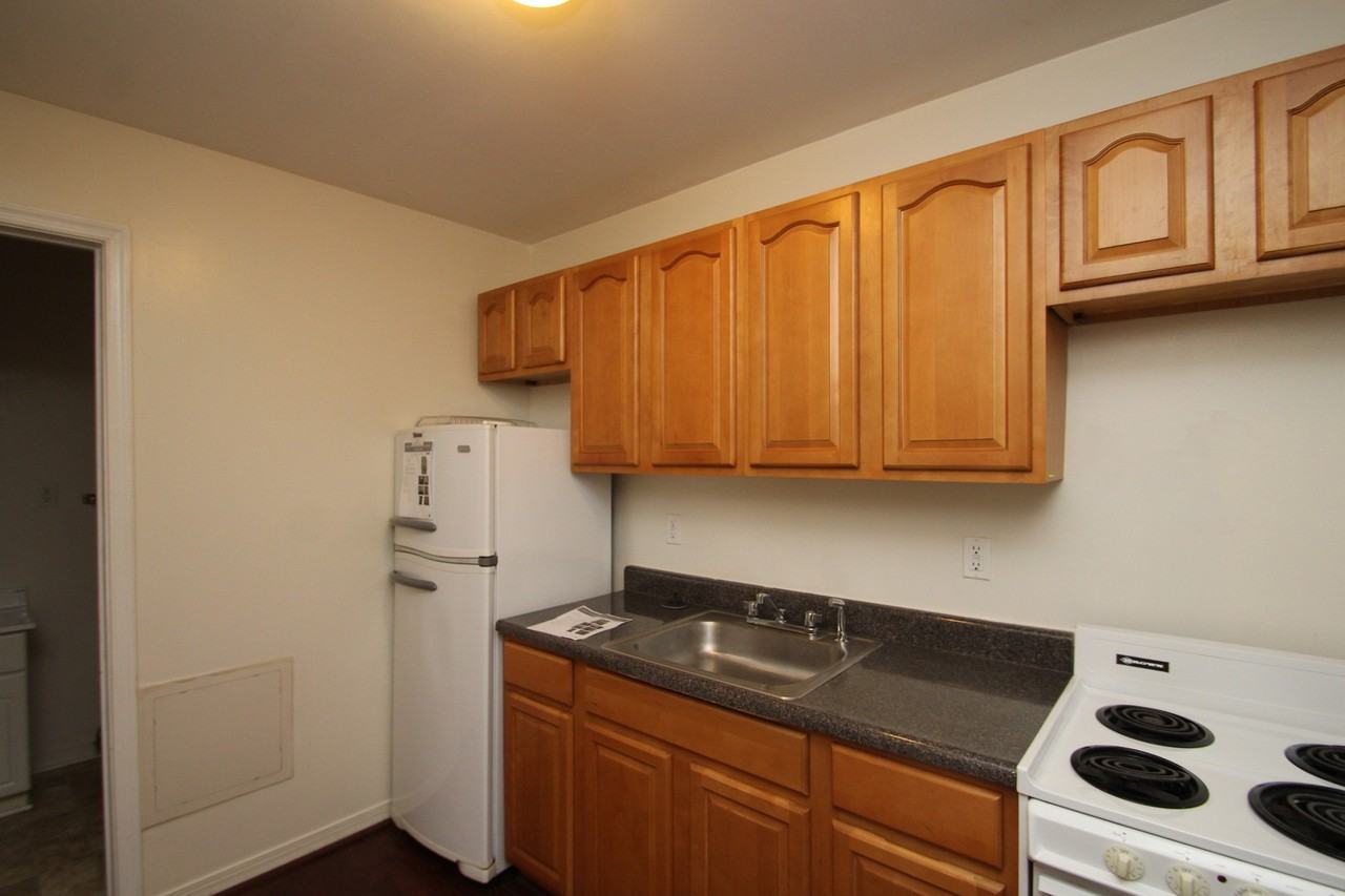 1220 Saint Paul St. - Photo 7 of 23