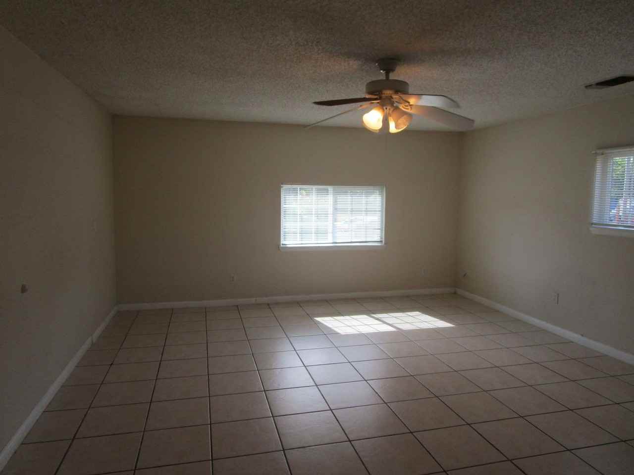 231 Stephen Street - Photo 3 of 14