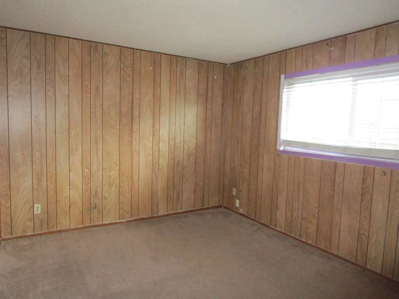 231 Stephen Street - Photo 4 of 14