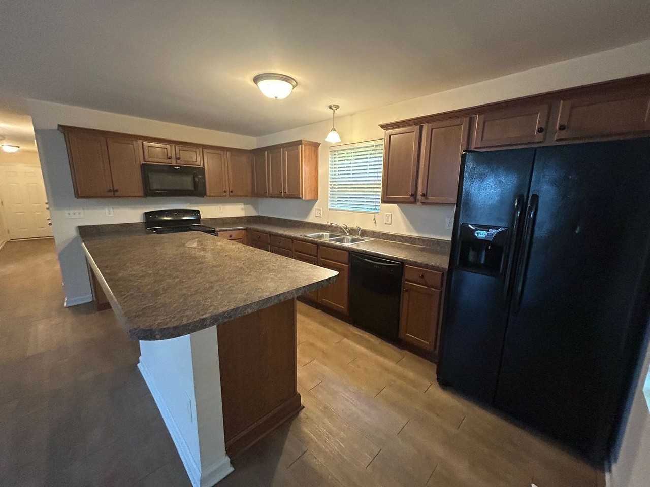 157 Strickland Ave - Photo 4 of 24