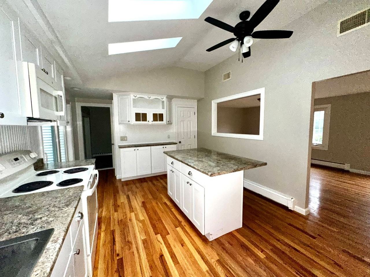 31 Wilder Ln - Photo 3 of 31