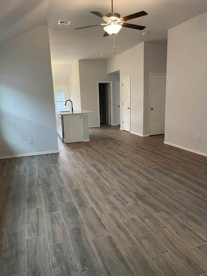 2528 Nw 199th St - Photo 3 of 27