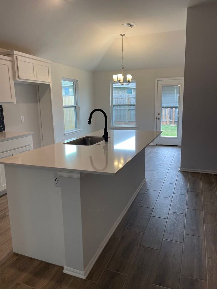 2528 Nw 199th St - Photo 7 of 27