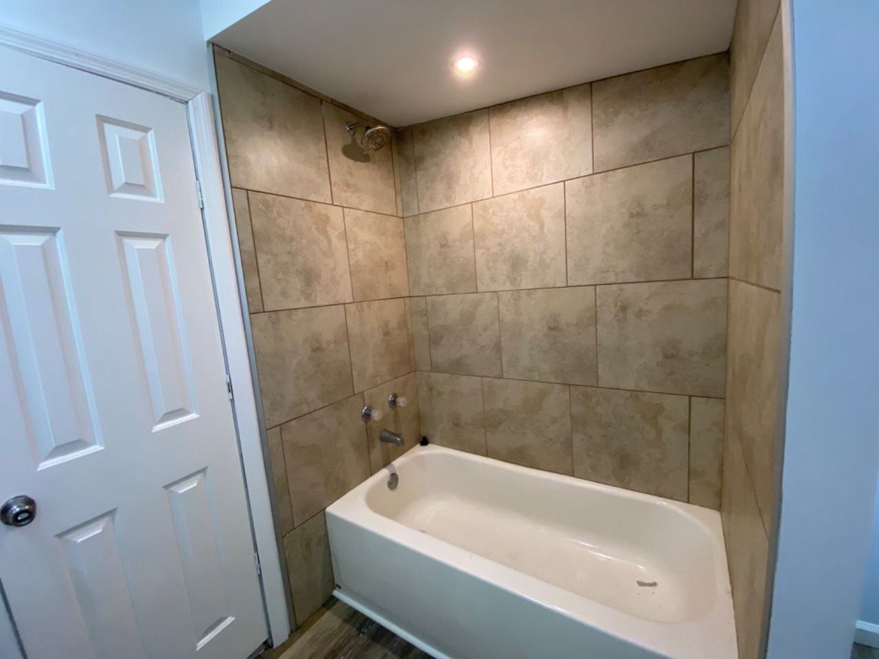 2735 Nw 61st Ave - Photo 5 of 19