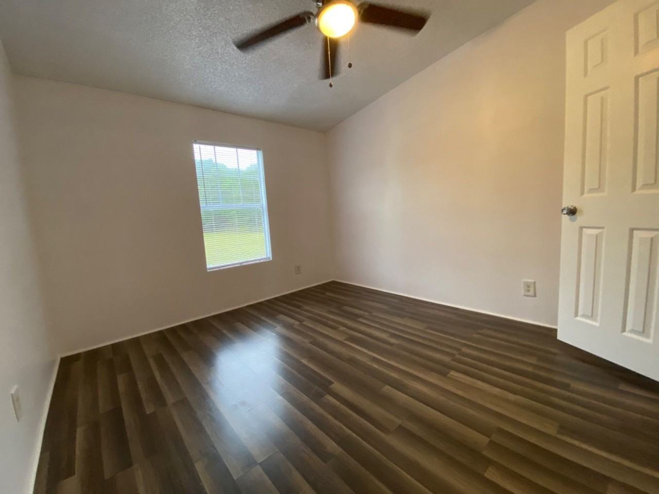 2735 Nw 61st Ave - Photo 7 of 19