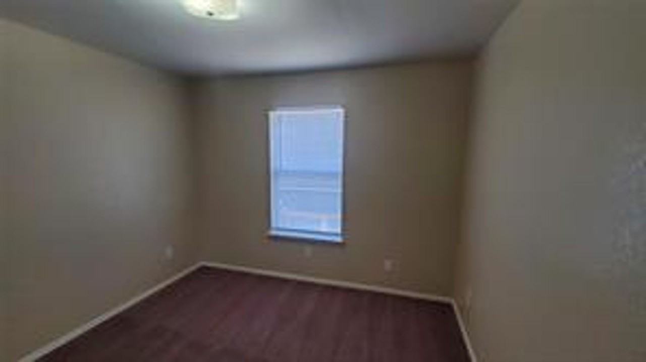201 Poinsetta Lane - Photo 2 of 15