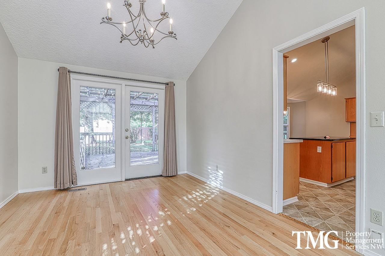 11004 Ne Sherwood Dr - Photo 3 of 40