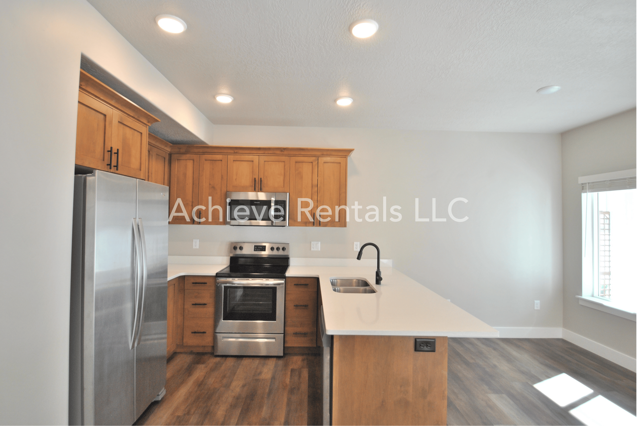 905 E Robert Ave - Photo 6 of 21