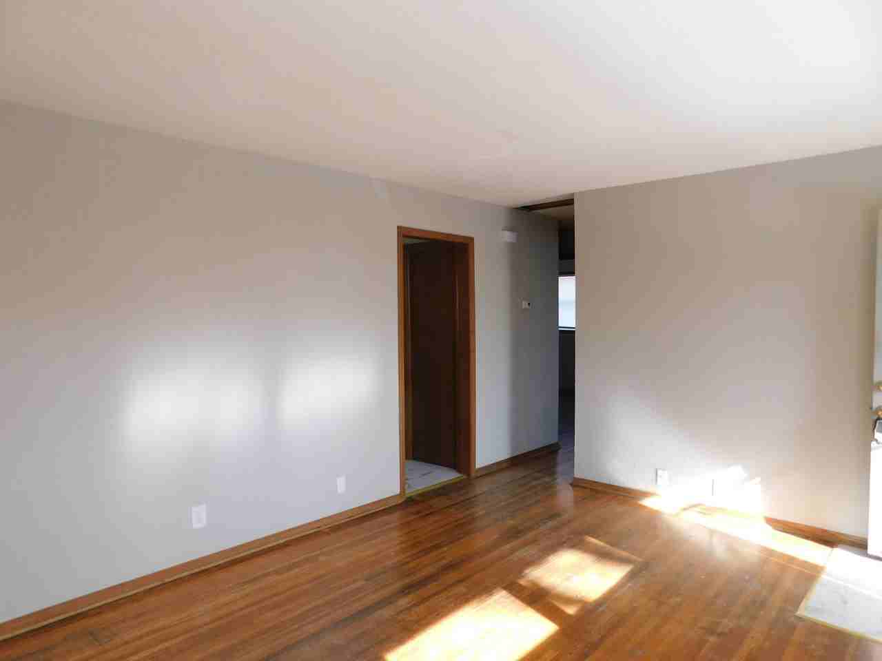 1670 Lawndale Ave - Photo 2 of 16