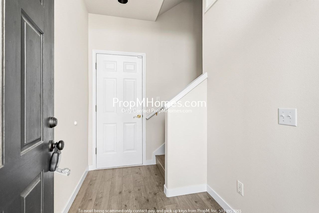 2397 Southwest Border Way - Photo 3 of 24