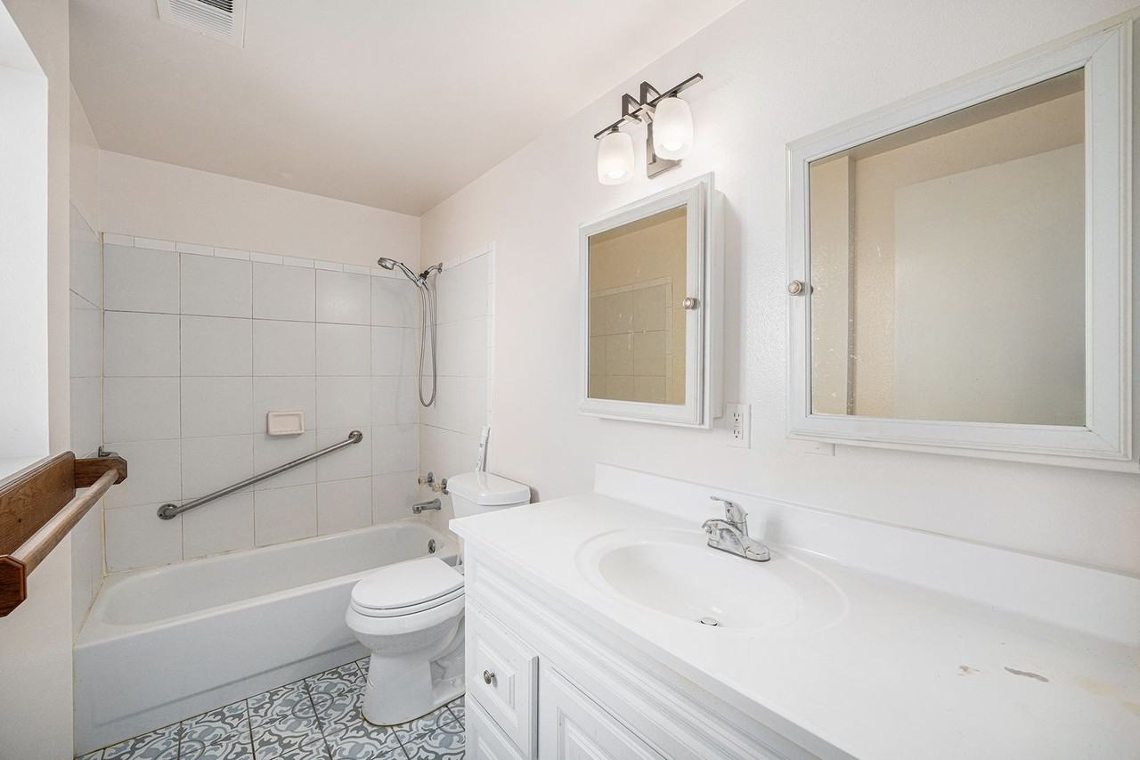 4454 S Elati St - Photo 7 of 11