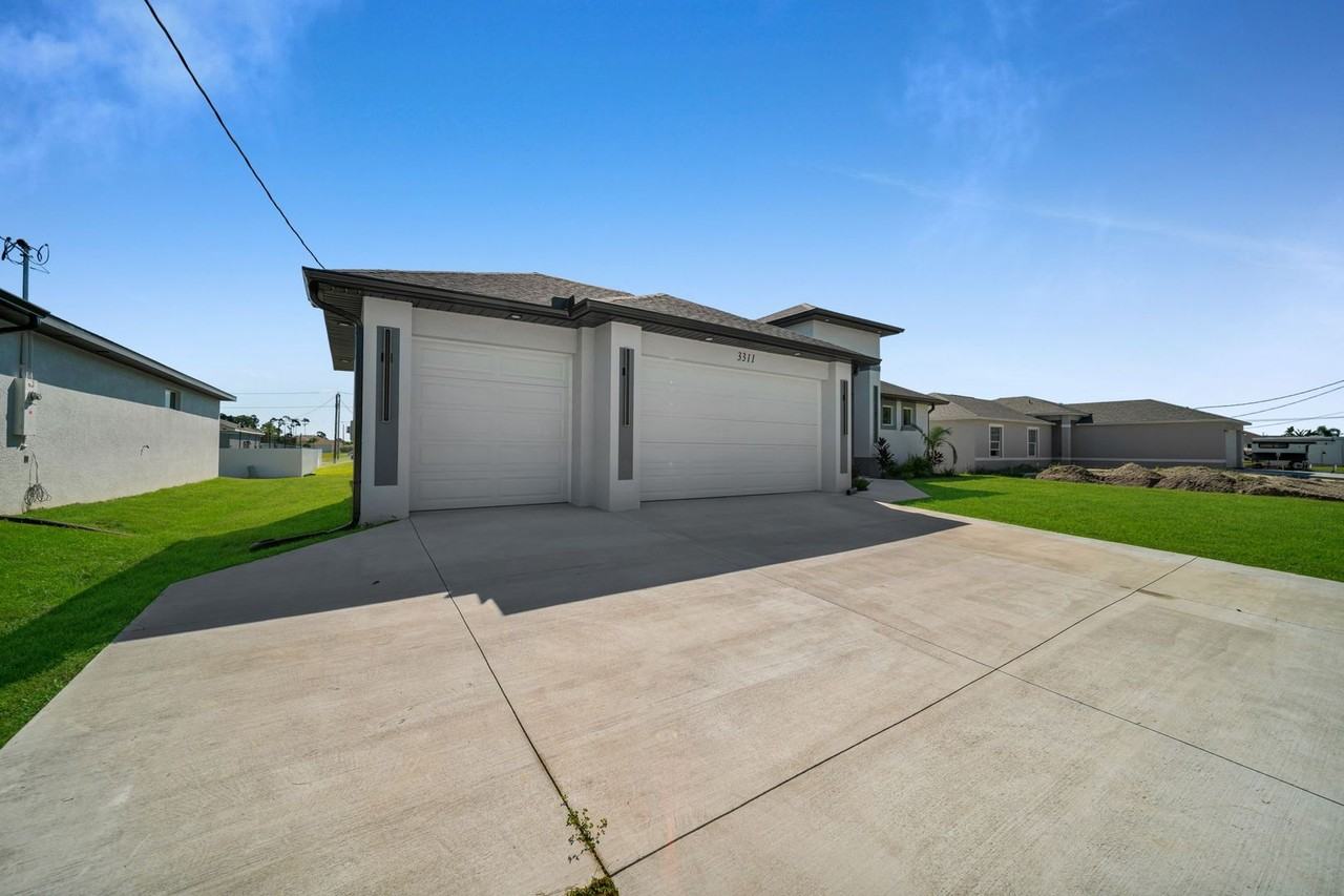 3311 Andalusia Blvd - Photo 3 of 33