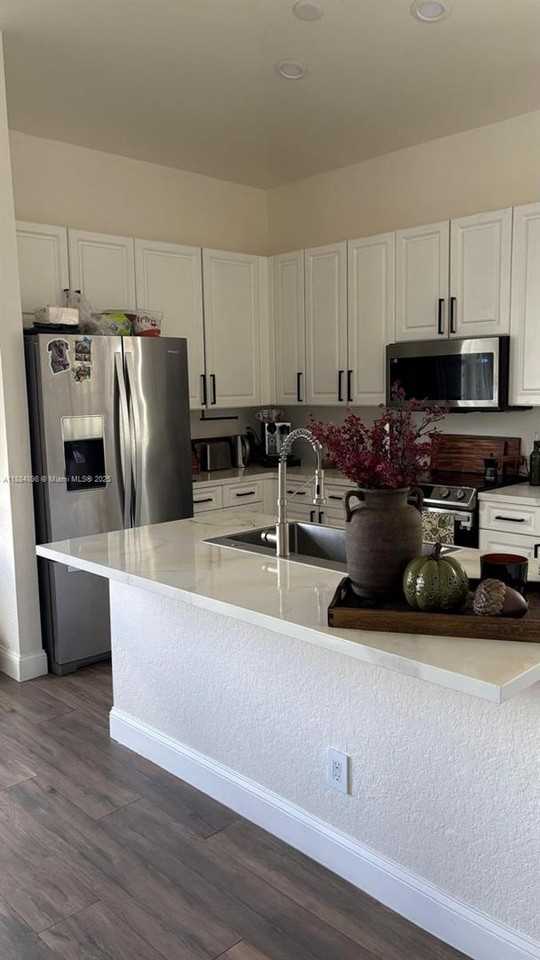 3015 Sw 135th Ave - Photo 2 of 26