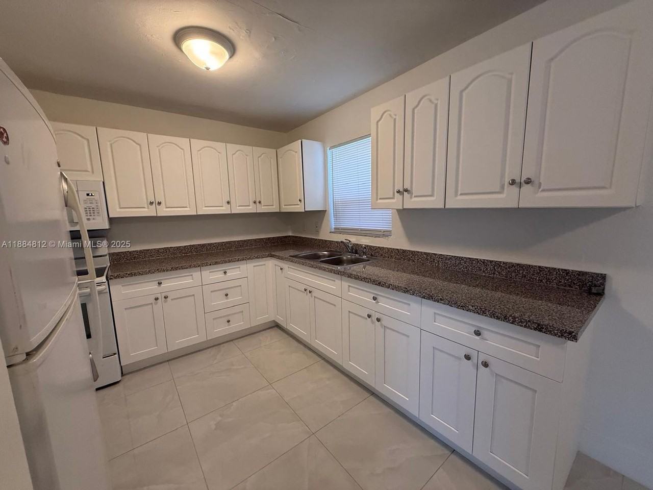 3440 Nw 4th St - Photo 2 of 23