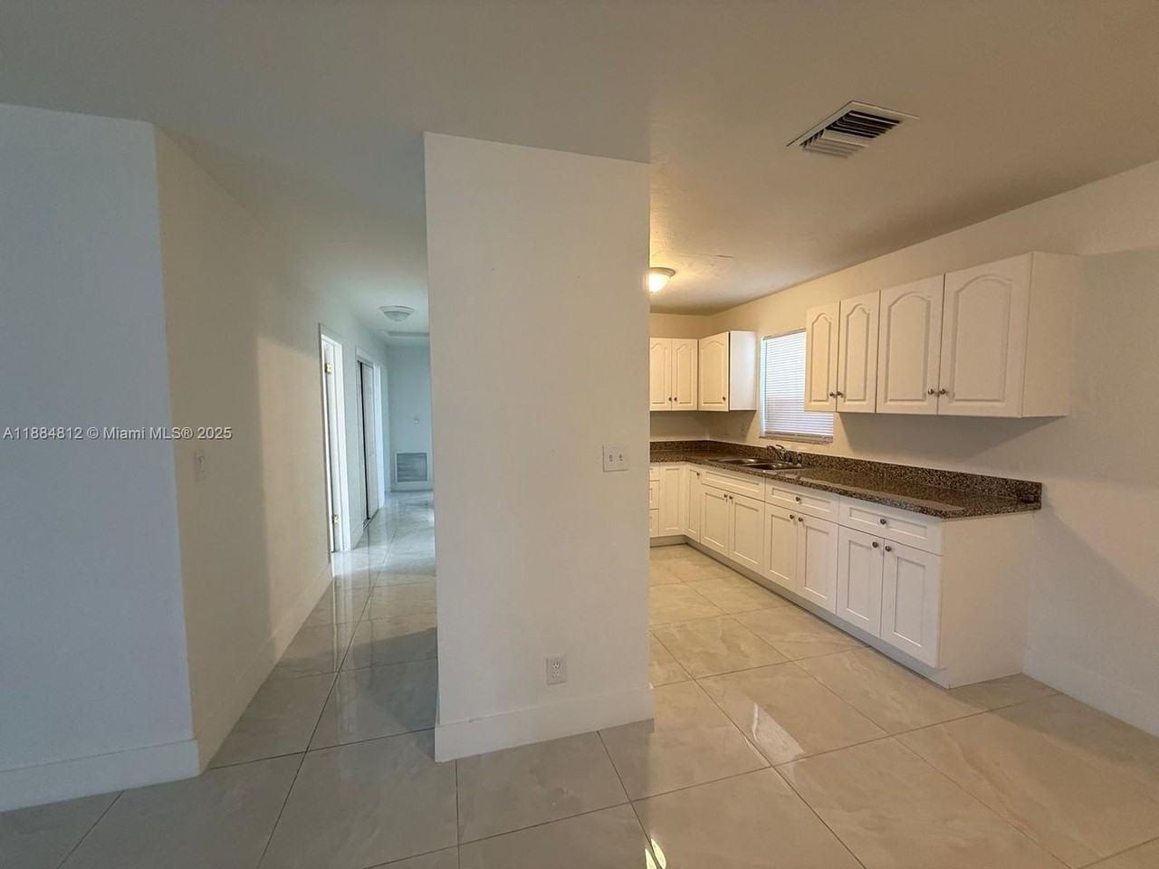 3440 Nw 4th St - Photo 3 of 23