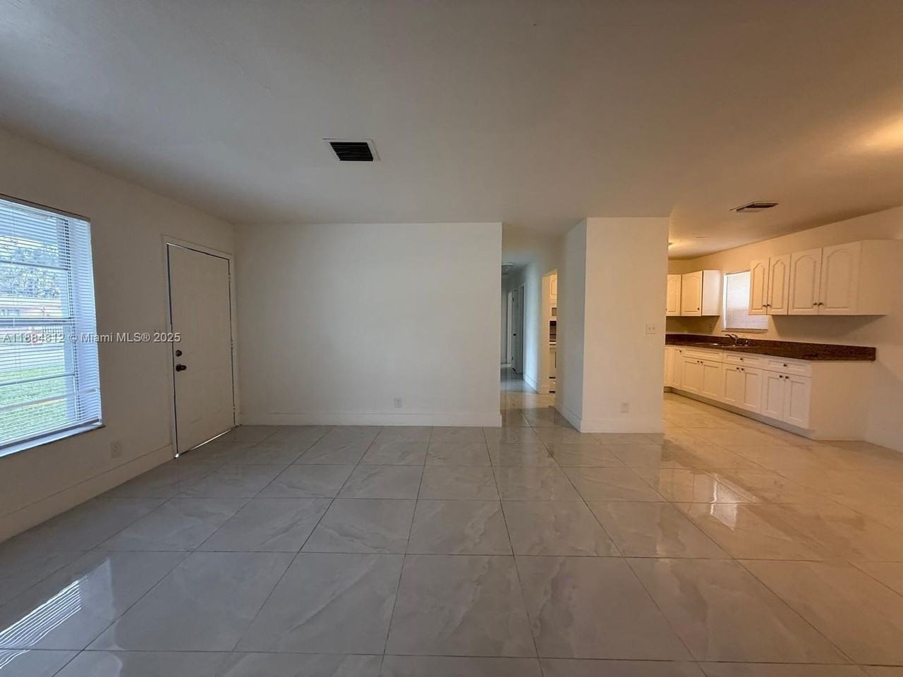 3440 Nw 4th St - Photo 6 of 23