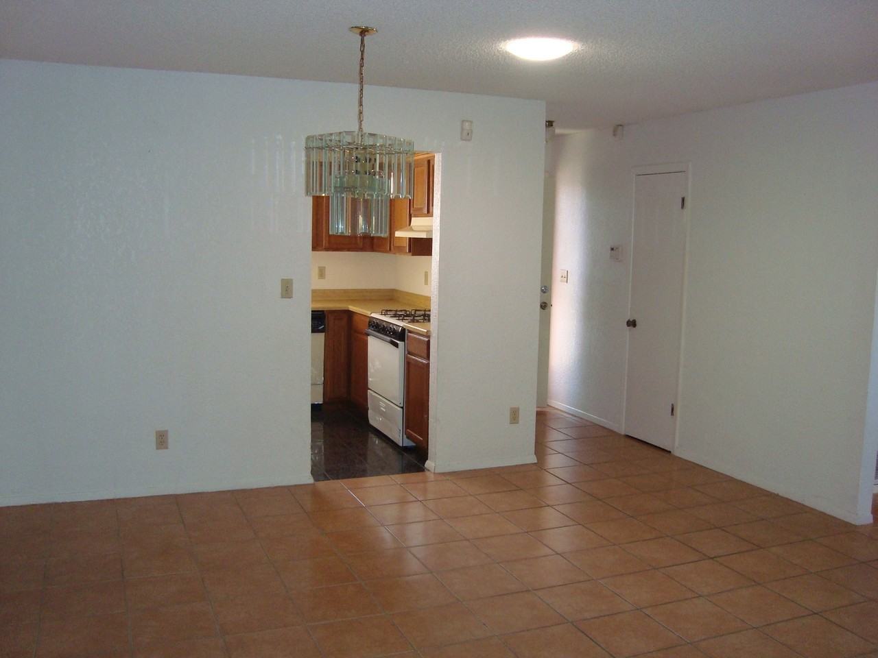 10439 Seawood Dr - Photo 5 of 20