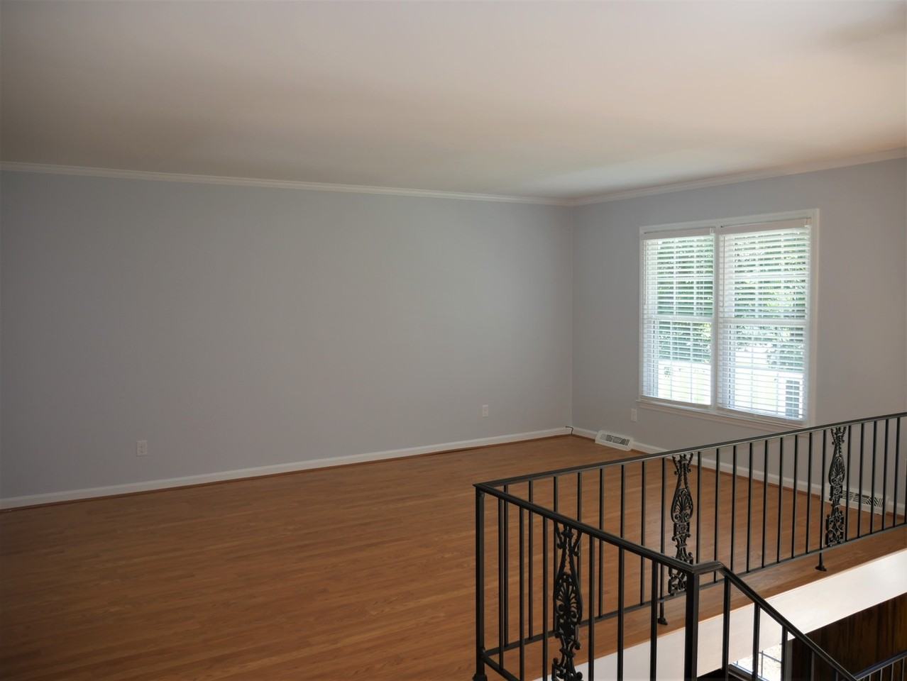 124 Woodburn Pl - Photo 2 of 10
