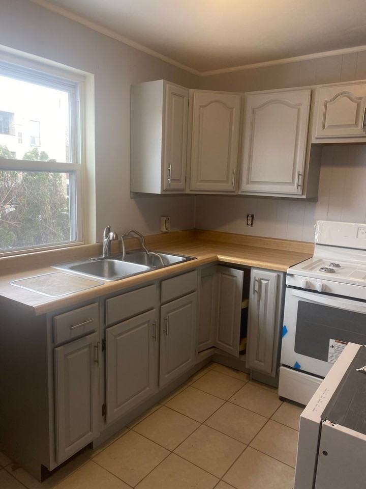 3424 1/2 Ward St - Photo 3 of 45