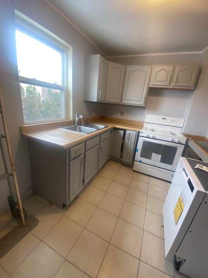 3424 1/2 Ward St - Photo 4 of 45