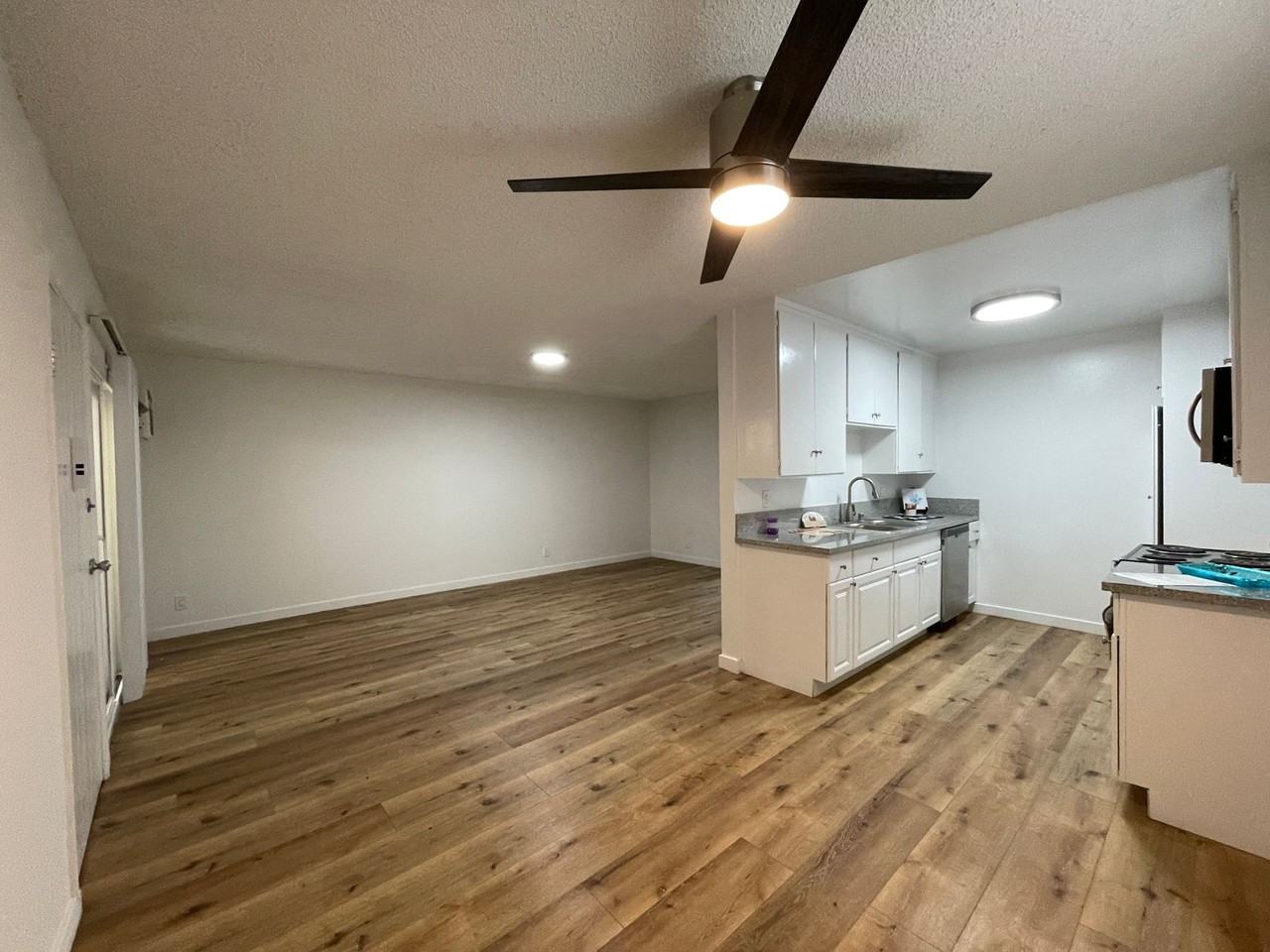 20353 Saticoy St - Photo 3 of 5