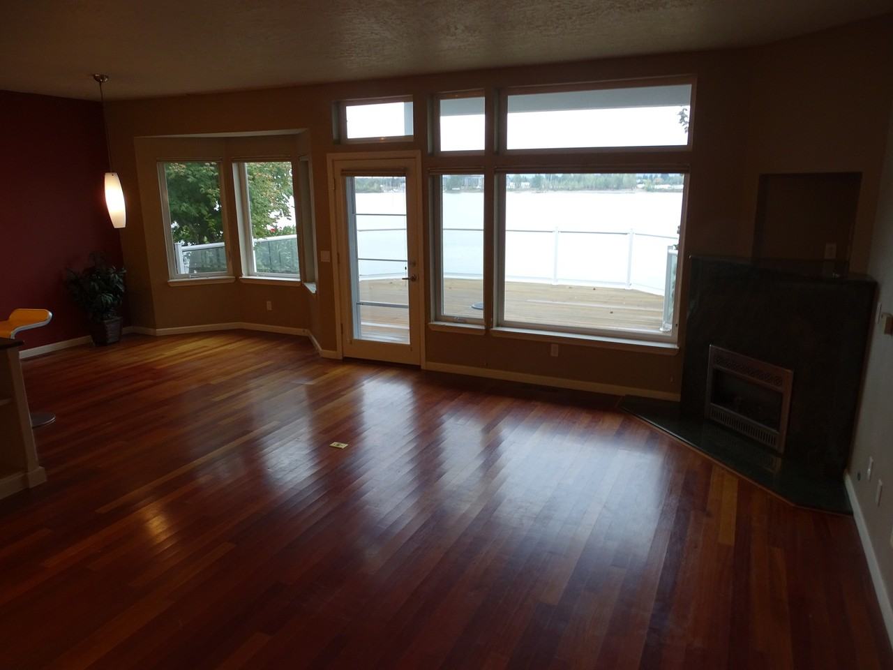 1457 Se Columbia Way #4 - Photo 3 of 35