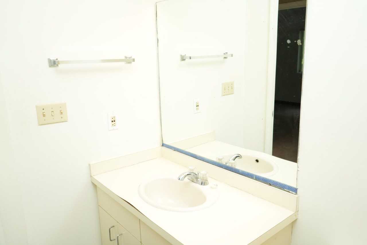 119 Harmon St - Photo 5 of 45