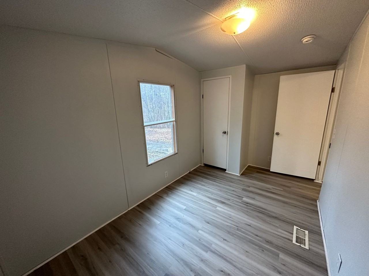 7075 Colonial Hwy - Photo 2 of 10